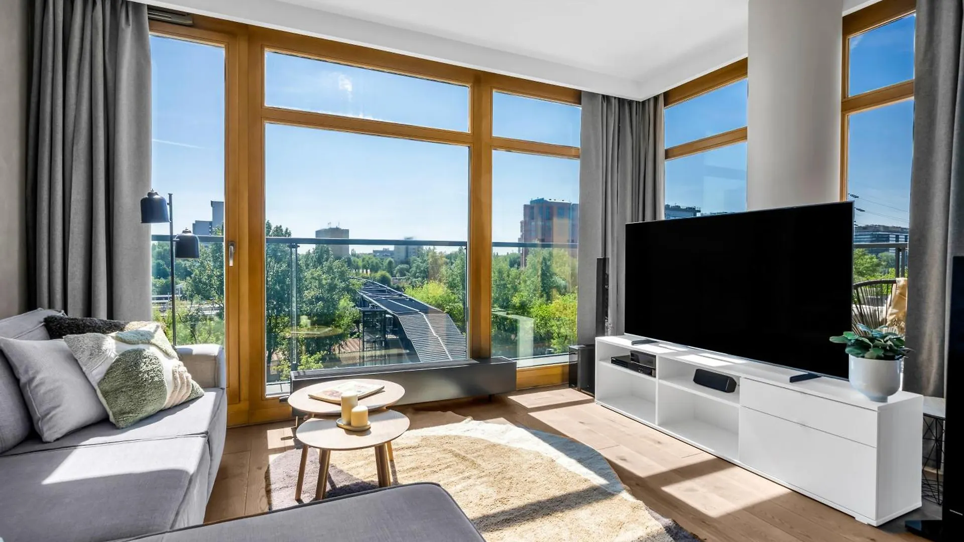 Warsaw Prestige Suites - 86M2, Two-Level Loft, Parking - By Rentujemy 0*,  Polen