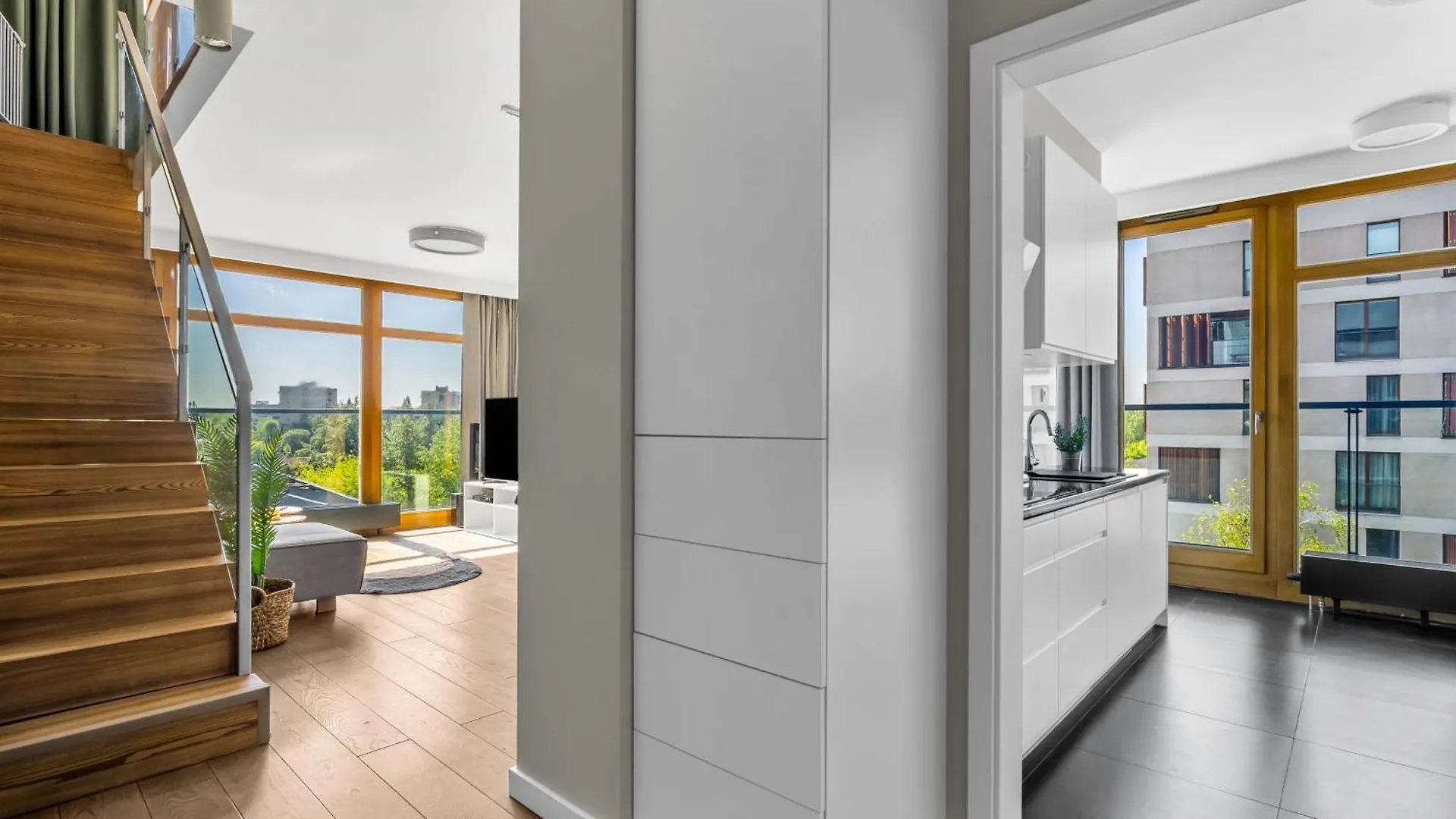 Warsaw Prestige Suites - 86M2, Two-Level Loft, Parking - By Rentujemy Polen